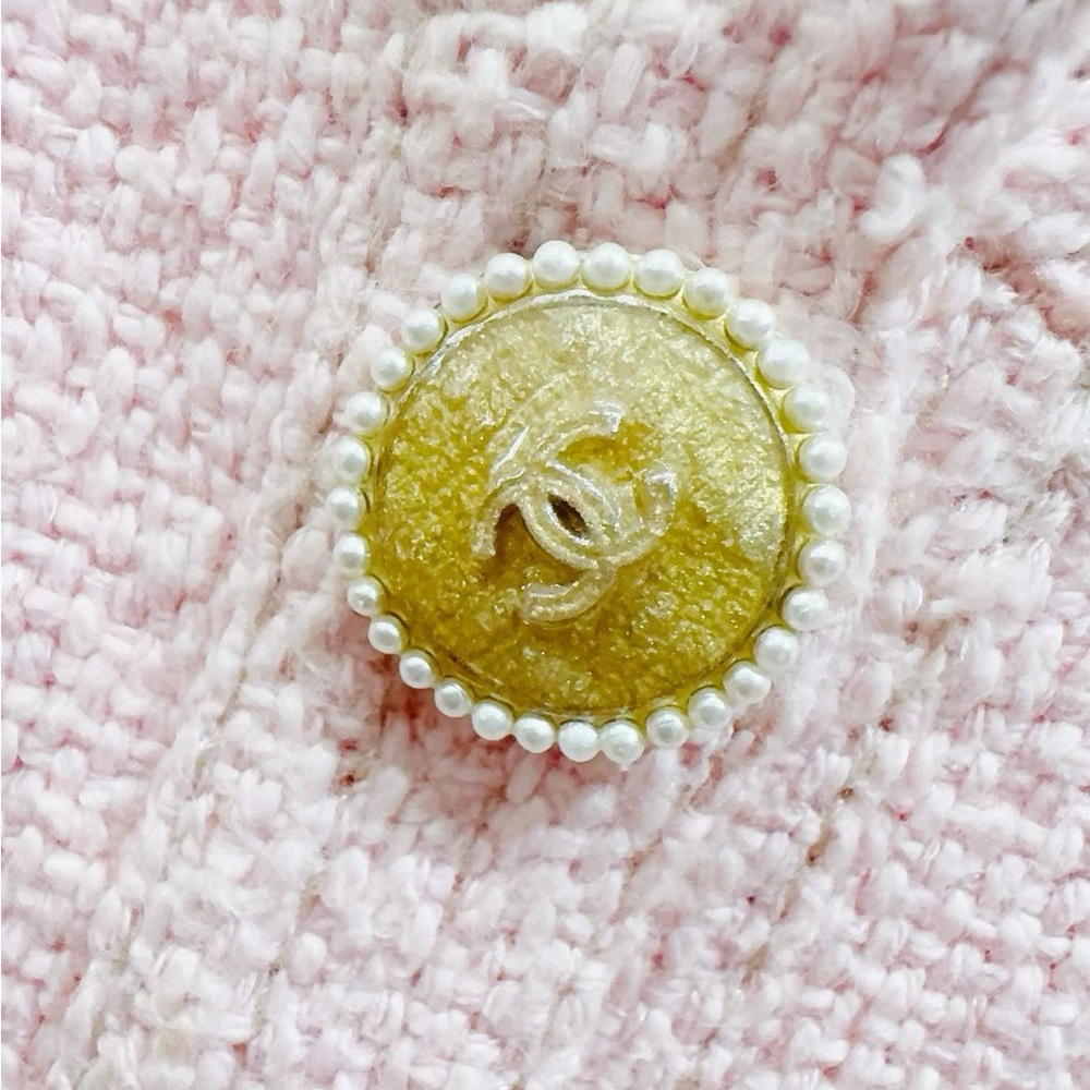 ❌sold❌Authentic Chanel Light Pink Blazer - Picture 3 of 6